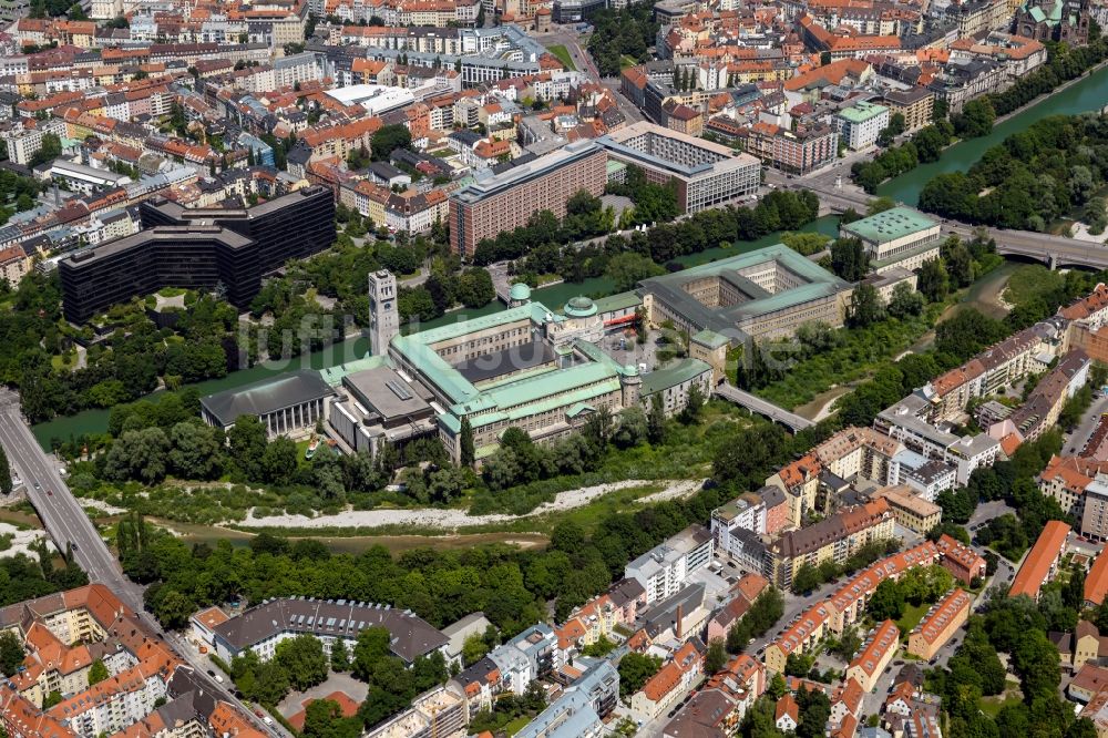 München aus der Vogelperspektive: Deutsches Museum auf der Museumsinsel in München im Bundesland Bayern