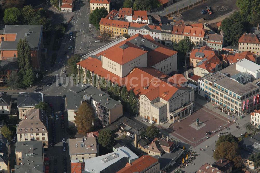 Luftaufnahme Weimar - Deutsches Nationaltheater und Staatskapelle Weimar und das Goethe-Schiller-Denkmal auf dem Theaterplatz