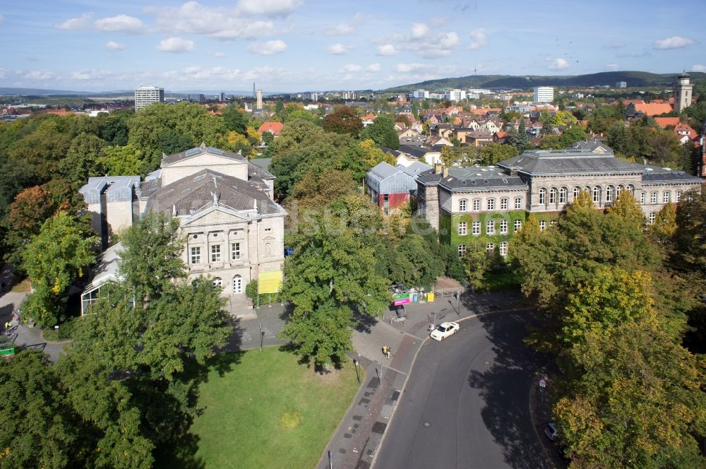 Göttingen aus der Vogelperspektive: Deutsches Theater und das Max-Planck-Gymnasium im Stadtteil Innenstadt in Göttingen im Bundesland Niedersachsen