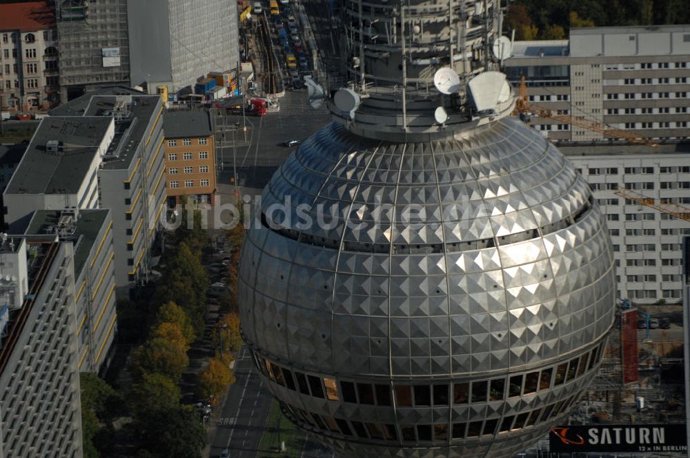 Berlin aus der Vogelperspektive: Deutschlands höchstes Bauwerk ist 40 - Berliner Fernsehturm