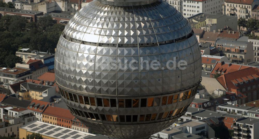 Berlin aus der Vogelperspektive: Deutschlands höchstes Bauwerk wird 40 - Berliner Fernsehturm