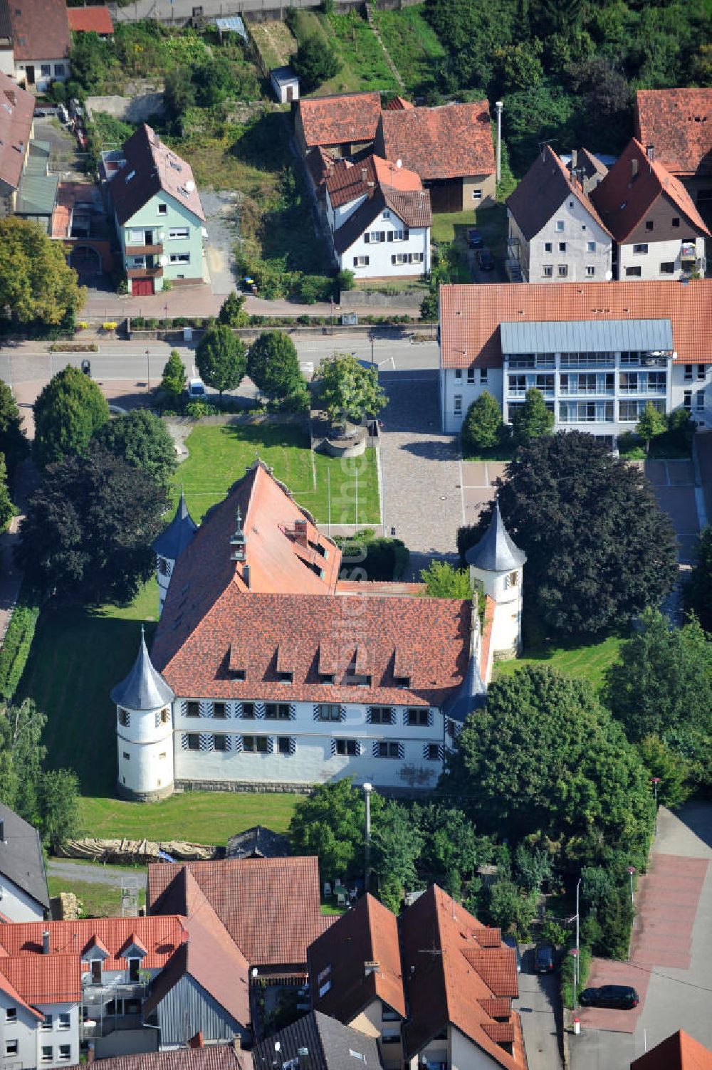 Luftbild KIRCHHAUSEN - HEILBRONN - Deutschordensschloss Kirchhausen in Baden-Württemberg