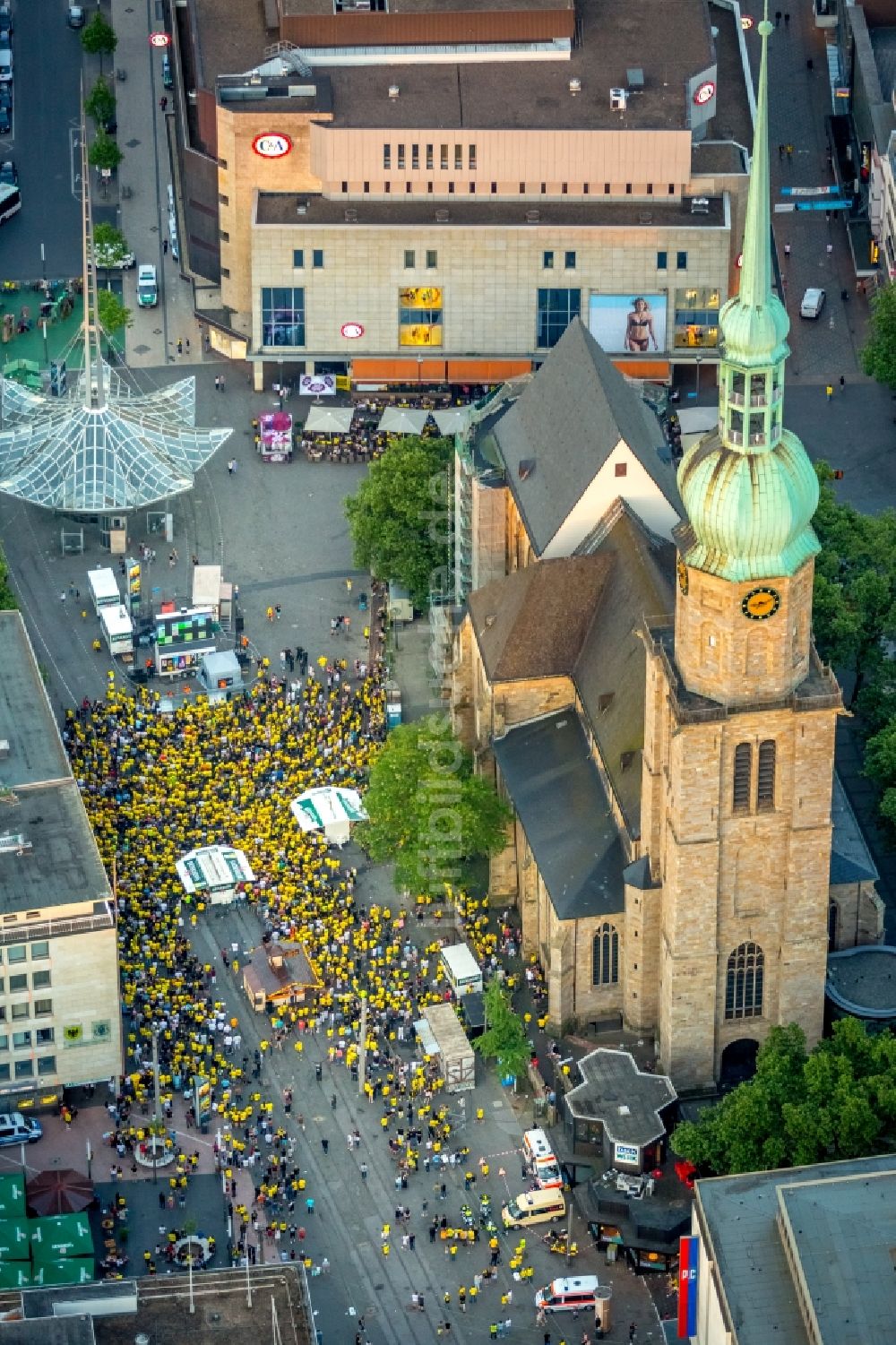 Luftaufnahme Dortmund - DFB-Pokalfinale Public Viewing in Dortmund im Bundesland Nordrhein-Westfalen, Deutschland
