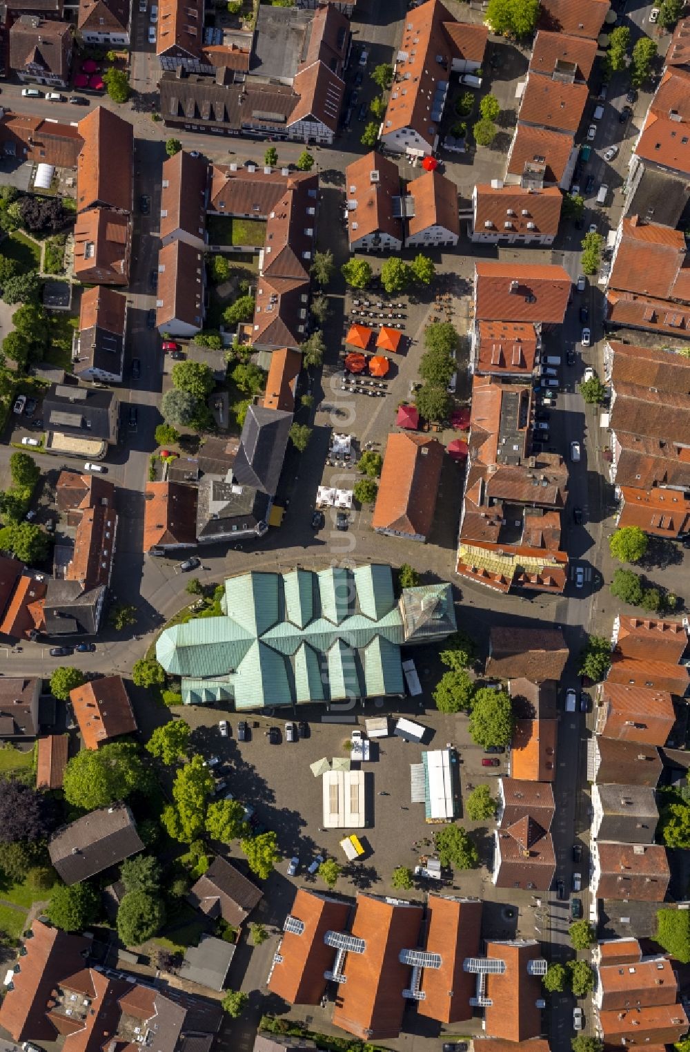 Rheda-Wiedenbrück von oben - Die St. Aegidius-Kirche in Rheda-Wiedenbrück im Bundesland Nordrhein-Westfalen