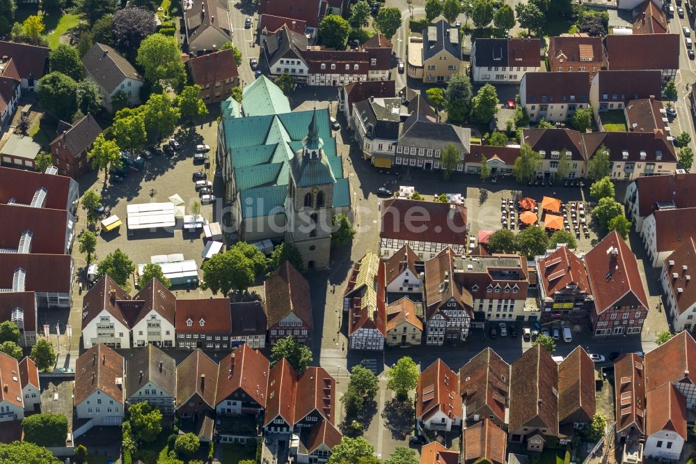 Rheda-Wiedenbrück von oben - Die St. Aegidius-Kirche in Rheda-Wiedenbrück im Bundesland Nordrhein-Westfalen