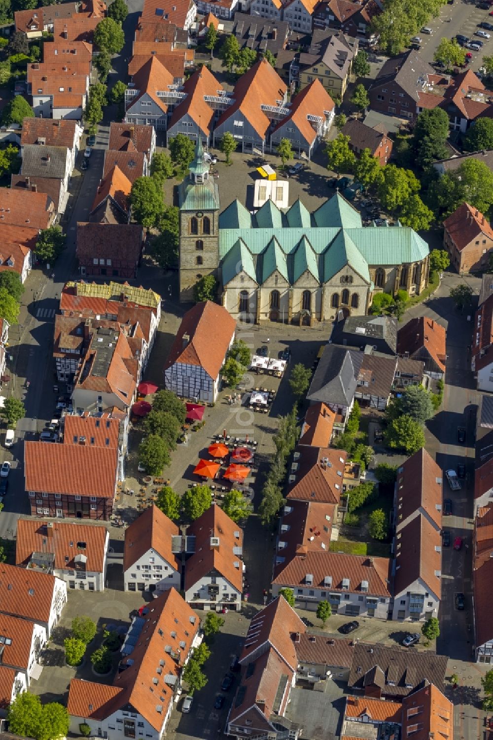 Luftbild Rheda-Wiedenbrück - Die St. Aegidius-Kirche in Rheda-Wiedenbrück im Bundesland Nordrhein-Westfalen