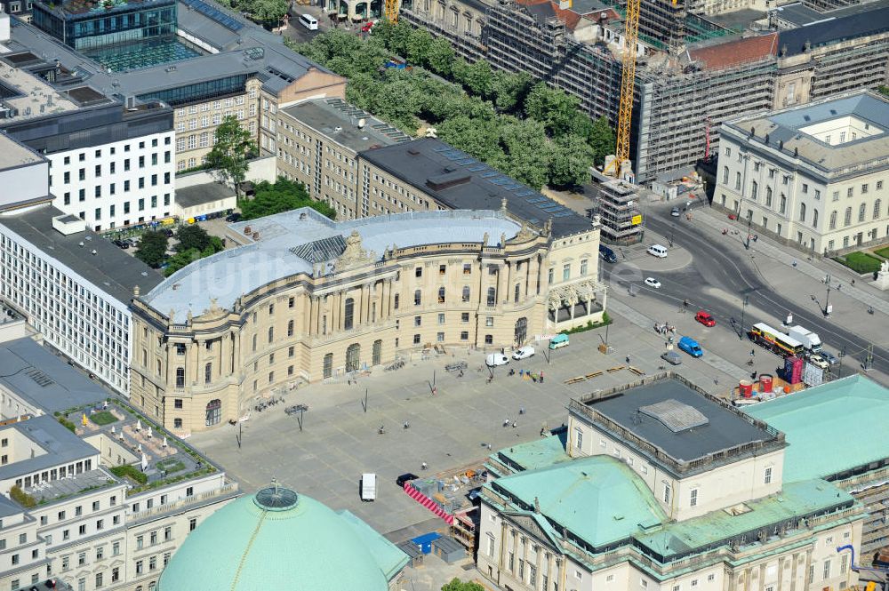 Luftbild Berlin - Die Alte Bibliothek in Berlin-Mitte