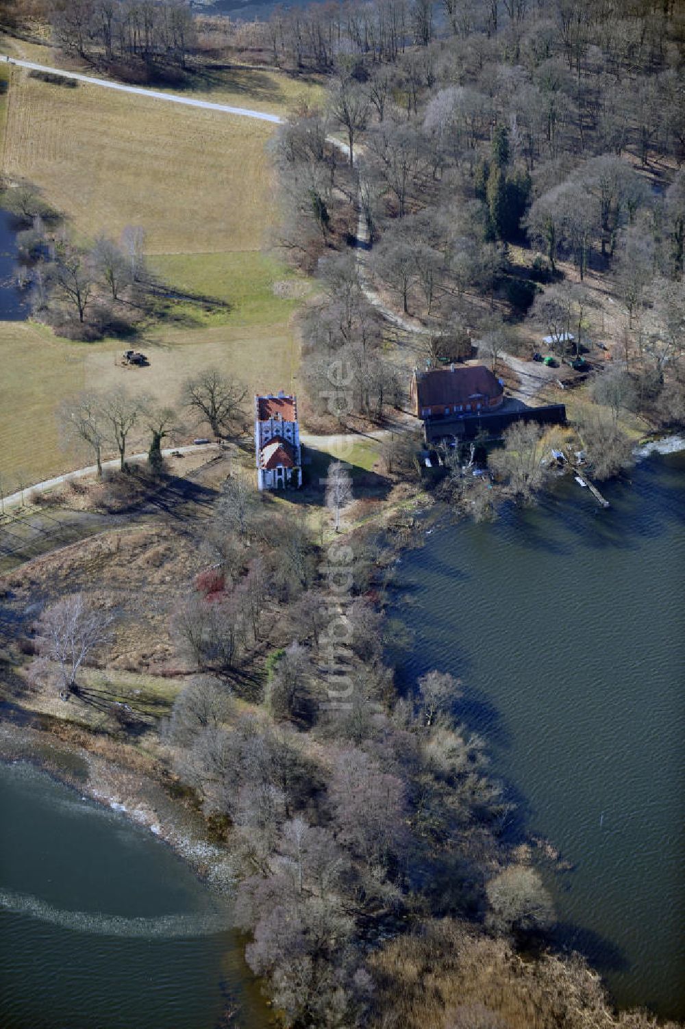 Berlin aus der Vogelperspektive: Die alte Meierei auf der Pfaueninsel des Berliner Wannsees