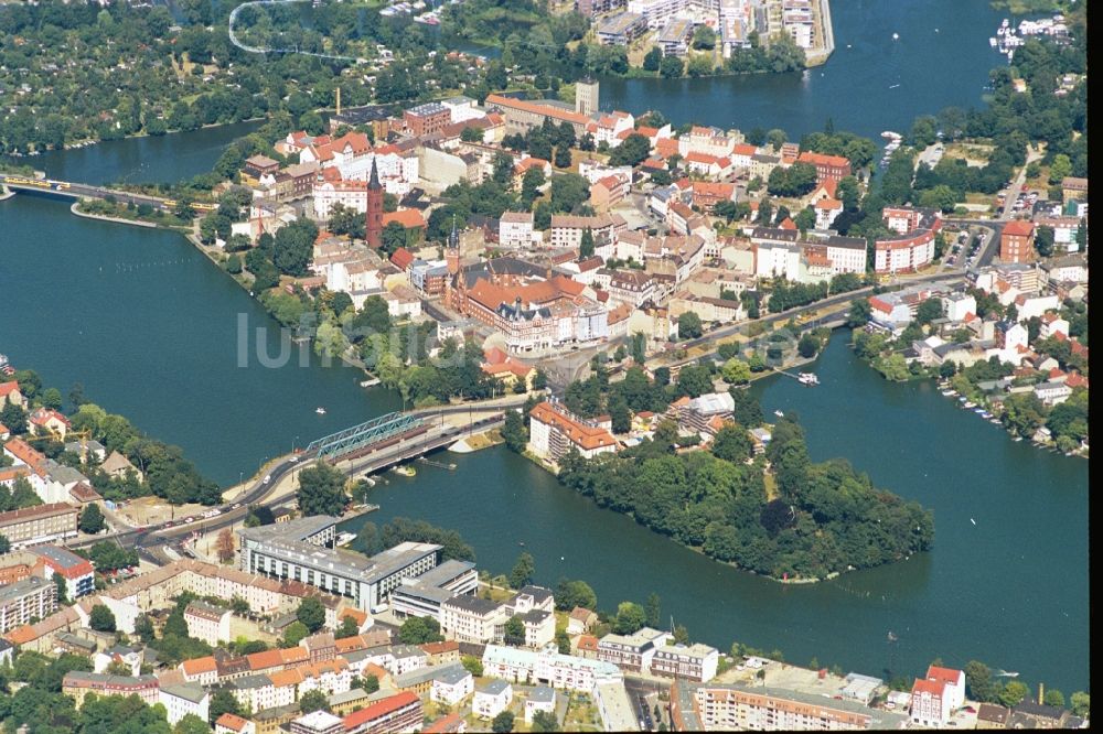 Berlin von oben - Die Altstadt von Berlin-Köpenick auf der Insel am Zusammenfluss von Dahme und Spree