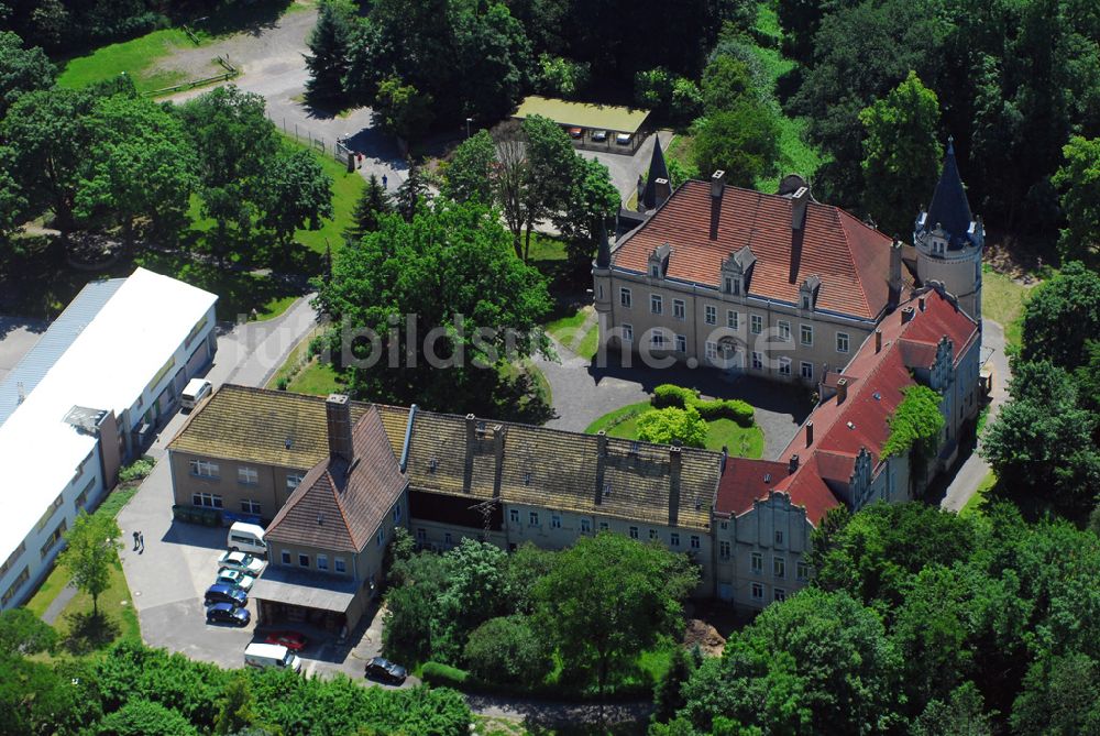 Burgkemnitz von oben - Die Barockkirche Burgkemnitz, ein Denkmal der Baukunst, erstrahlt nach ihrer ganzheitlichen Restaurierung