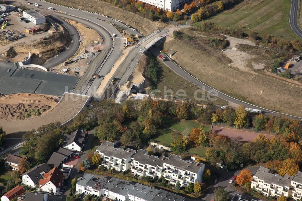 Mainz von oben - Die Baustelle zum Neubau des Autobahntunnels der BAB A60 im Stadtteil Hechtsheim in Mainz im Bundesland Rheinland-Pfalz