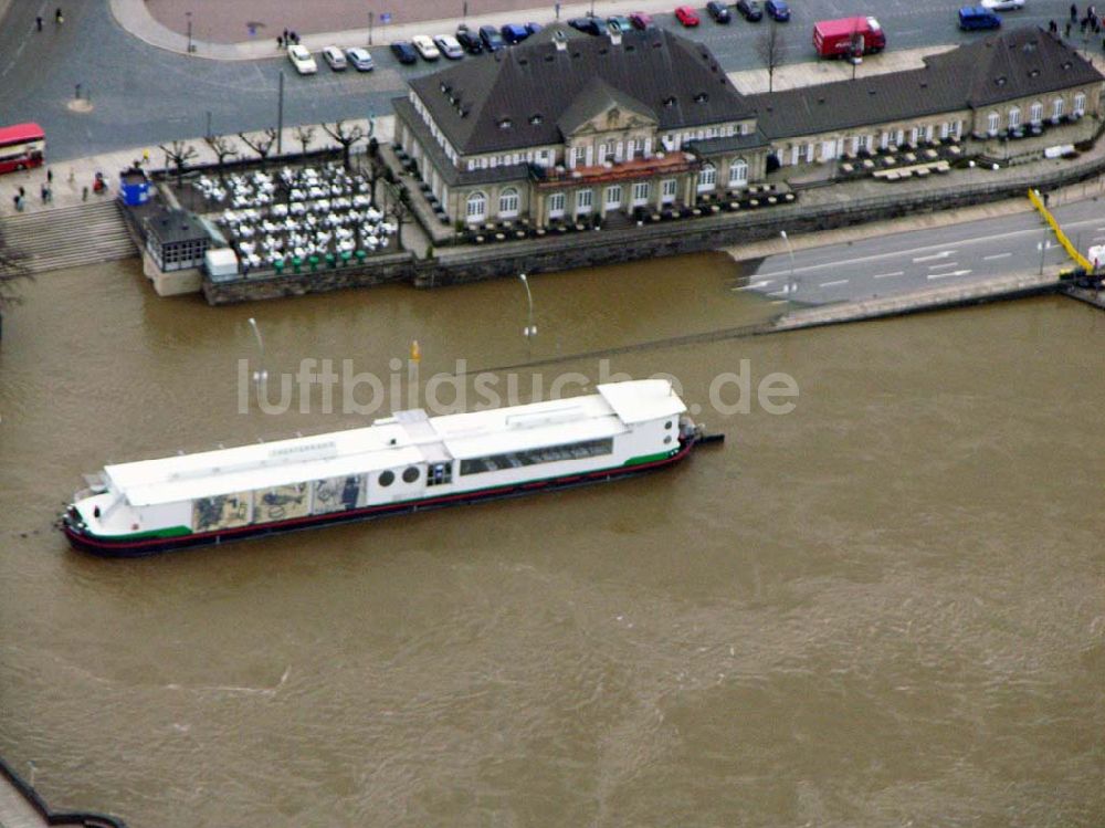 Dresden von oben - Die überfluteten Anlegestellen der Sächsischen Dampfschiffahrt