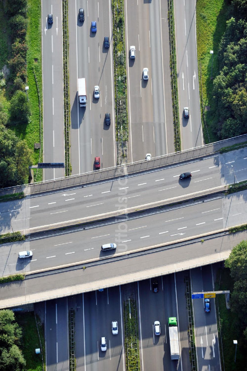 Luftbild Köln - Die Brücke des Autobahnkreuzes Köln-West in Köln