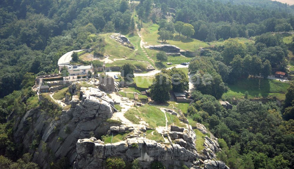 Blankenburg aus der Vogelperspektive: Die Burgruine Regenstein liegt 3 km nördlich von Blankenburg in Sachsen-Anhalt und ist ein beliebtes Ausflugsziel, auf dem jedes Jahr ein Ritterspiel und ein Garnisonsfest stattfinden