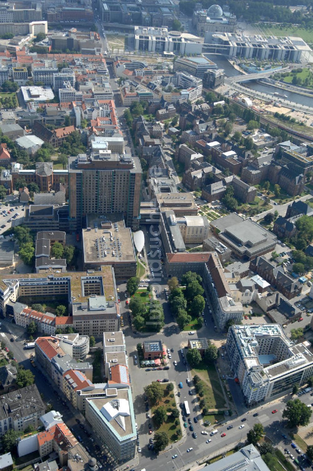 Berlin von oben - Die Charité-Universitätsmedizin in Berlin-Mitte