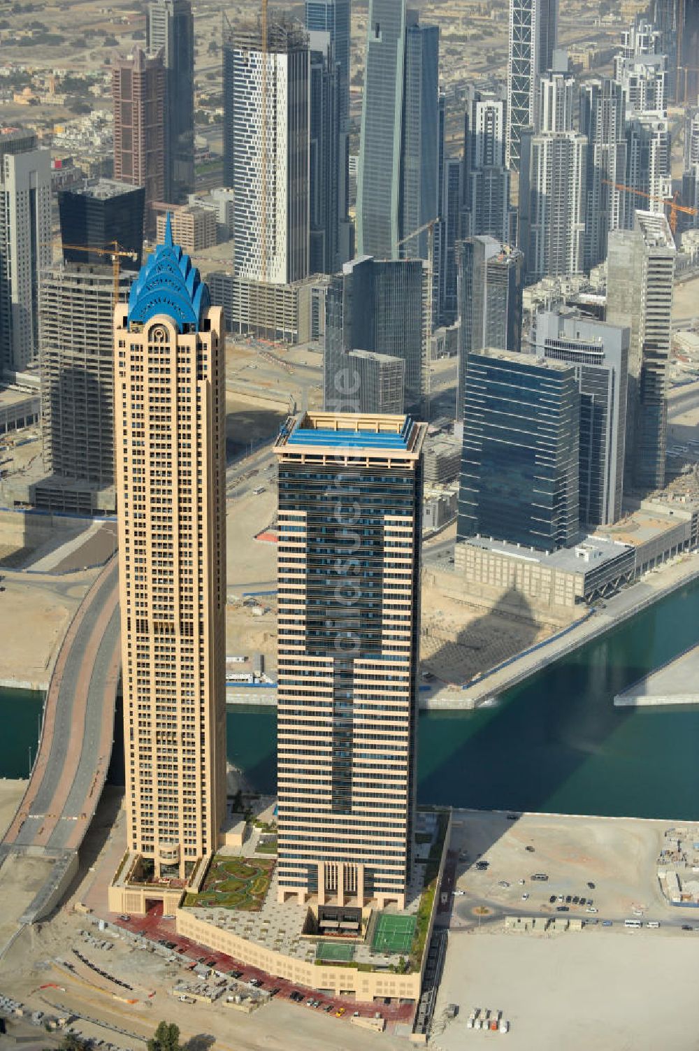 Luftbild Dubai - Die Churchill Towers in Dubai