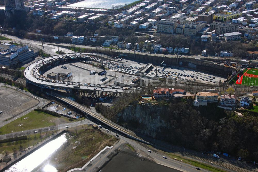 Jersey City von oben - Die Einfahrt zum Lincoln Tunnel am John F. Kennedy Boulevard in Jersey City