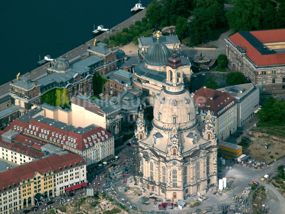 Luftbild Dresden Innere Altstadt - Die Frauenkirche in Dresden ist eine evangelisch-lutherische Kirche des Barocks im Bundesland Sachsen