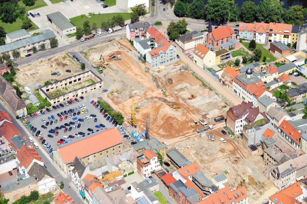 Luftaufnahme Wittenberg - Die Großbaustelle des Einkaufszentrums Arsenal in der Innensatdt von Wittenberg in Sachsen-Anhalt