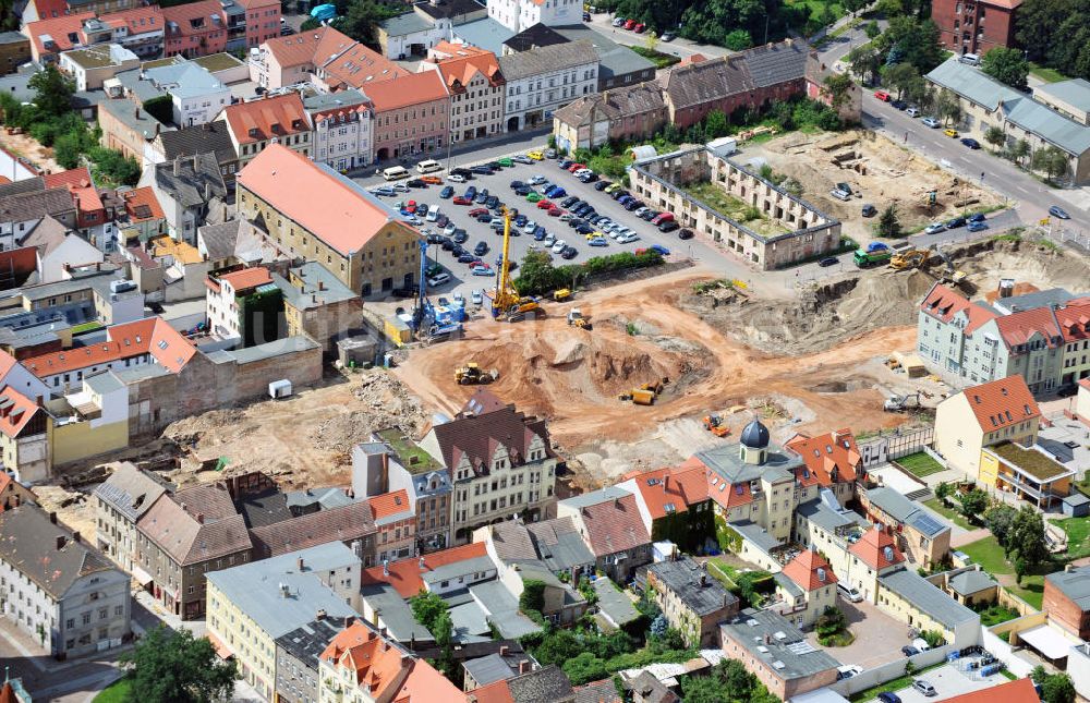 Luftaufnahme Wittenberg - Die Großbaustelle des Einkaufszentrums Arsenal in der Innensatdt von Wittenberg in Sachsen-Anhalt