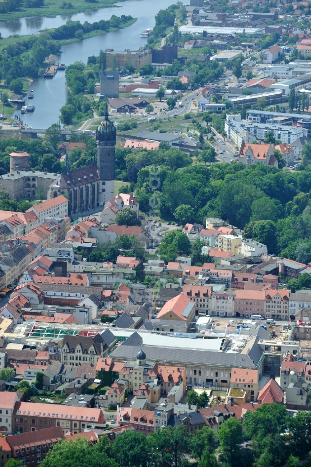 Wittenberg von oben - Die Großbaustelle des Einkaufszentrums Arsenal in der Innensatdt von Wittenberg in Sachsen-Anhalt