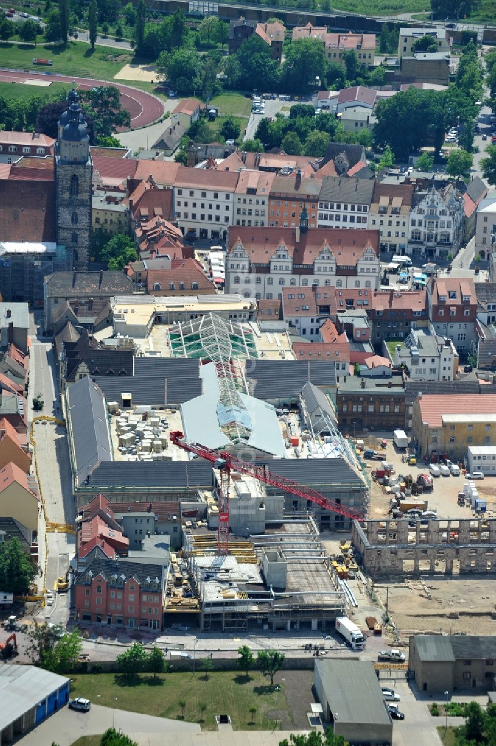 Wittenberg von oben - Die Großbaustelle des Einkaufszentrums Arsenal in der Innensatdt von Wittenberg in Sachsen-Anhalt