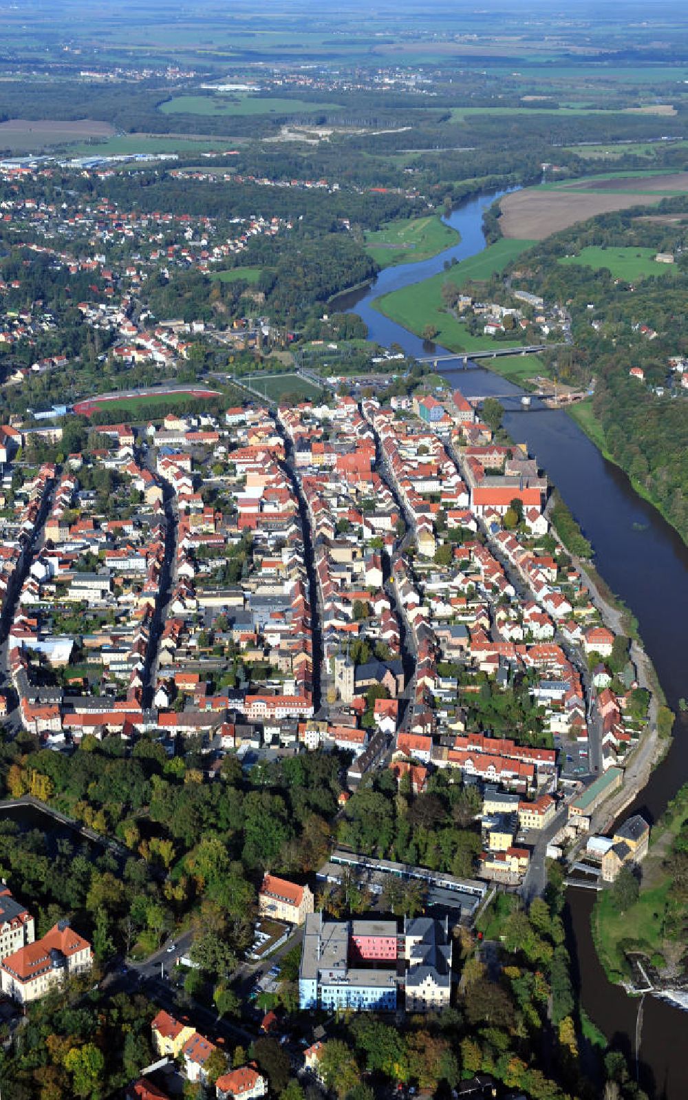 Grimma aus der Vogelperspektive: Die Große Kreisstadt Grimma an der Mulde in Sachsen