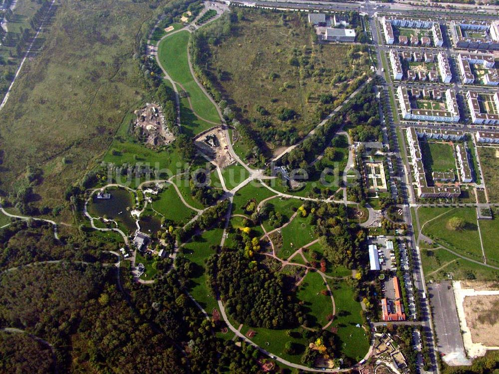 Berlin-Marzahn von oben - Die Gärten aller Welt im Erholungspark in Berlin-Marzahn 05.10.2005