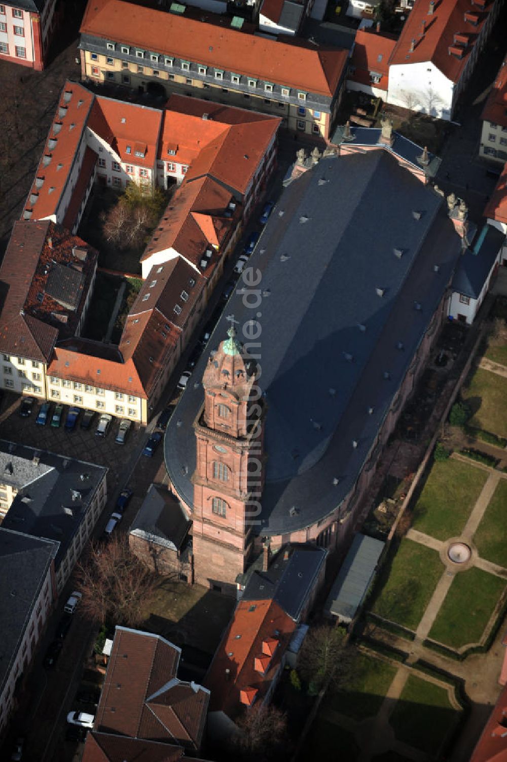 Luftaufnahme Heidelberg - Die Heiliggeistkirche in der Altstadt von Heidelberg