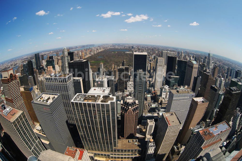 Luftbild New York - Die Hochhäuser des Midtown Centre Viertels des Stadtteils Manhattan vor dem Central Park in New York