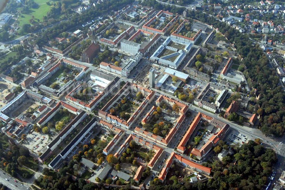 Luftaufnahme Neubrandenburg - Die Innenstadt von Neubrandenburg mit dem Marktplatz-Center