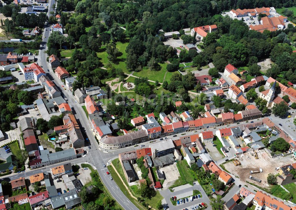 Luftbild Zossen - Die Innenstadt von Zossen mit der Kreuzung der Bahnhofsstraße und der Berliner Straße