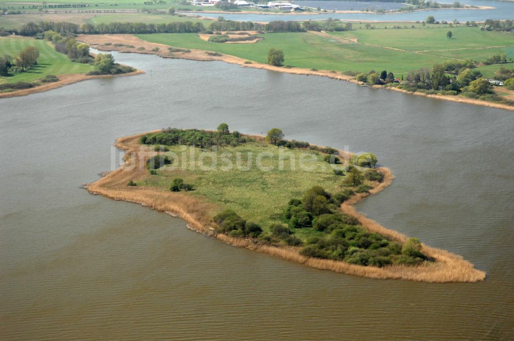 Luftbild Brandenburg - Die Insel Buhnenwerder im Beetzsee in Brandenburg