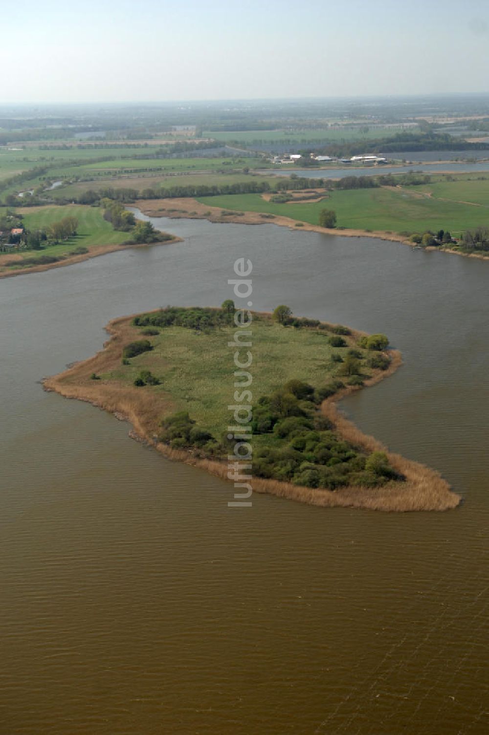 Luftbild Brandenburg - Die Insel Buhnenwerder im Beetzsee in Brandenburg