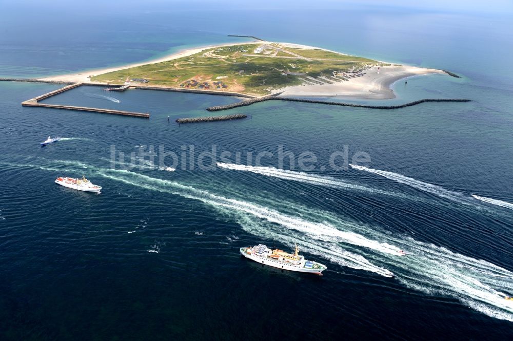 Luftaufnahme Helgoland - Die Insel Helgoland-Düne in der Nordsee mit dem Hafengelände im Bundesland Schleswig-Holstein