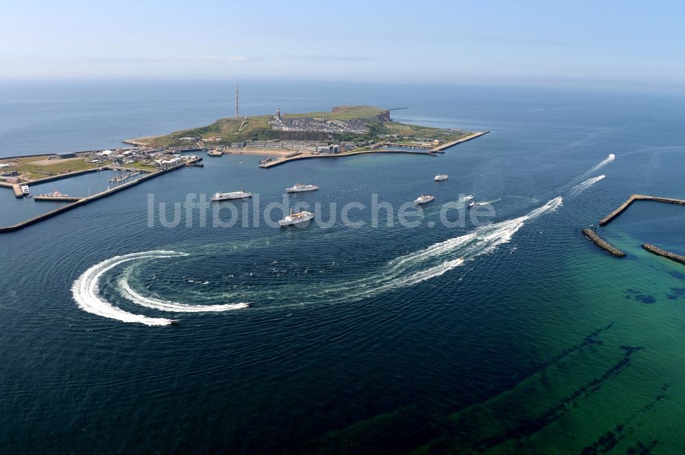 Helgoland aus der Vogelperspektive: Die Insel Helgoland-Düne in der Nordsee mit dem Hafengelände im Bundesland Schleswig-Holstein