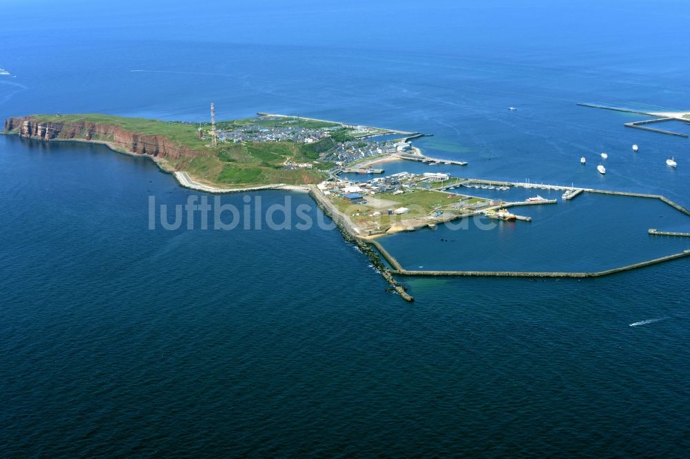 Luftbild Helgoland - Die Insel Helgoland in der Nordsee mit dem Hafengelände auf Helgoland im Bundesland Schleswig-Holstein