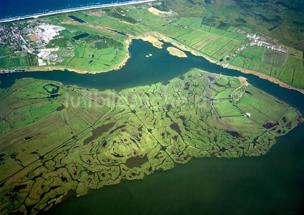 Luftbild Zingst - Die Insel Kirr in der Darß-Zingster Boddenkette südlich des Zingst an der deutschen Ostseeküste