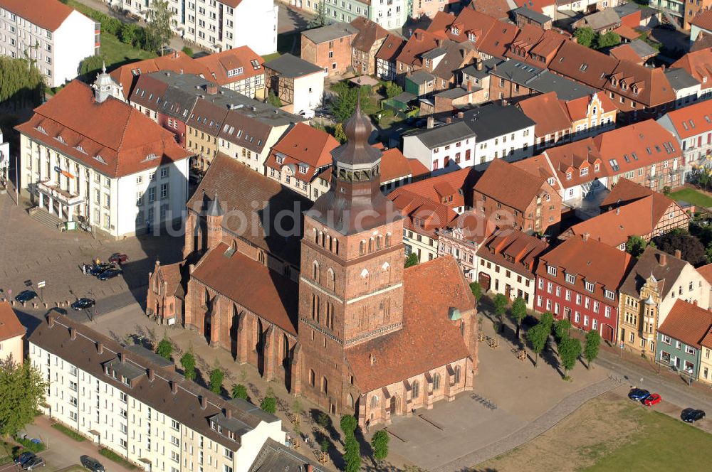 Malchin aus der Vogelperspektive: Die St. Johanneskirche in Malchin