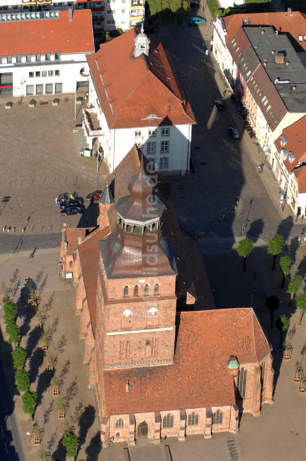 Malchin von oben - Die St. Johanneskirche in Malchin