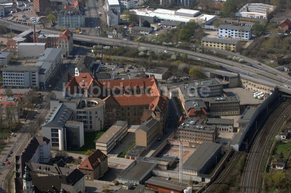 Luftbild MAGDEBURG - Die Justizvollzugsanstalt (JVA) Magdeburg und das Landgericht Magdeburg