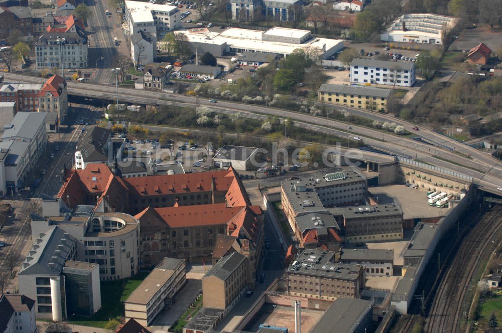 Luftaufnahme MAGDEBURG - Die Justizvollzugsanstalt (JVA) Magdeburg und das Landgericht Magdeburg