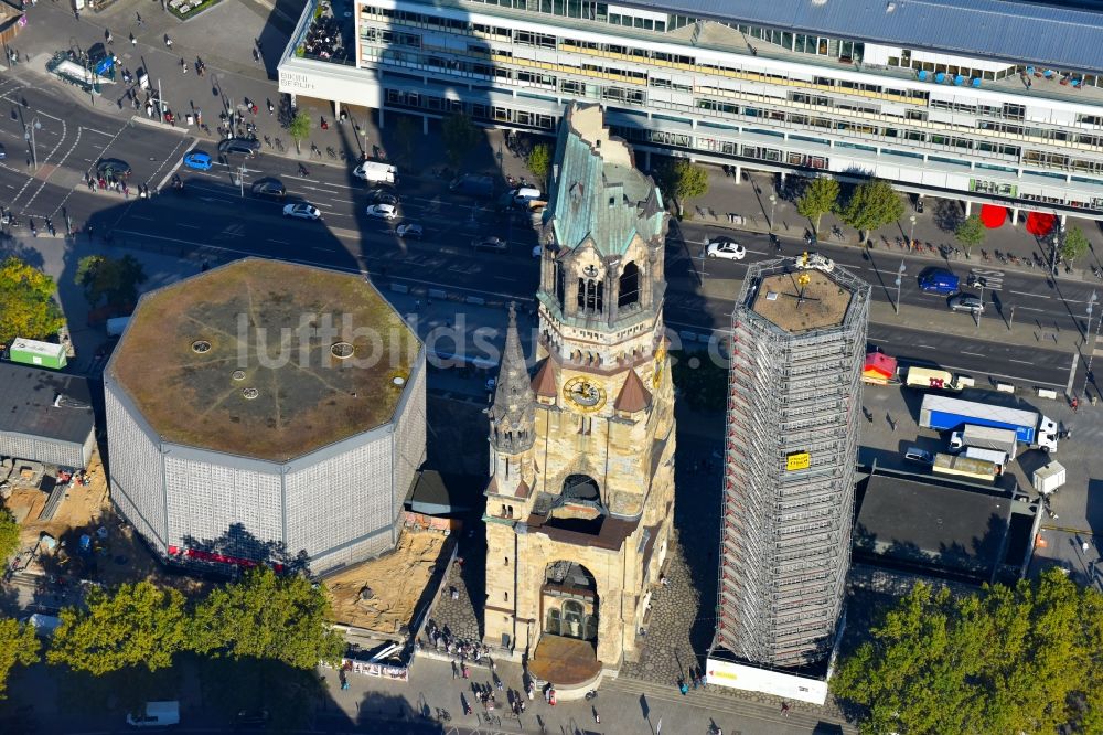 Berlin von oben - Die Kaiser-Wilhelm-Gedächtniskirche auf dem Breitscheidplatz in Berlin-Charlottenburg