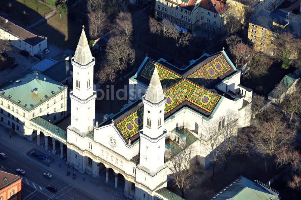 Luftbild München - Die katholische Ludwigskirche in München