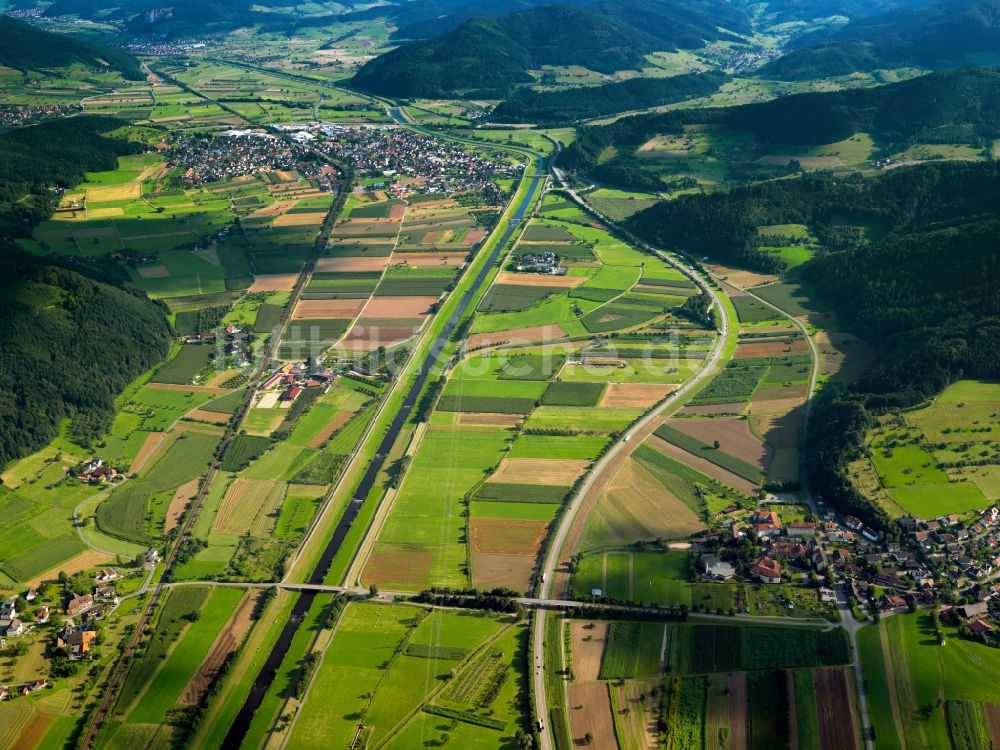 Biberach von oben - Die Kinzig in Biberach im Bundesland Baden-Württemberg