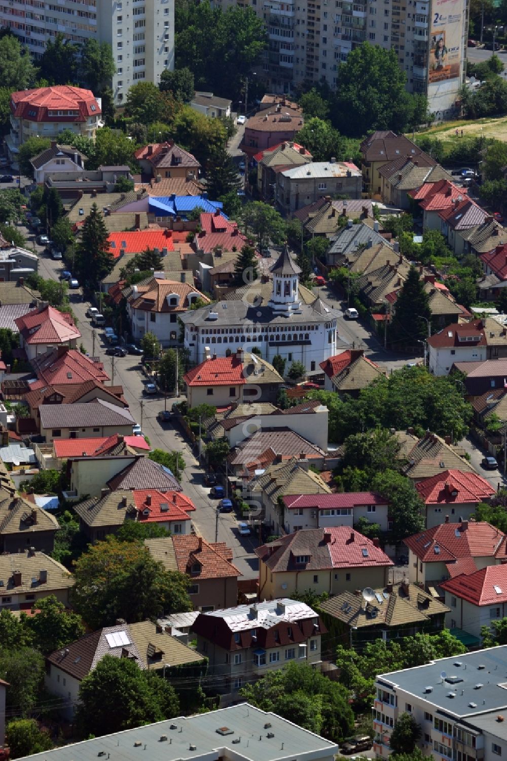 Luftaufnahme Bukarest - Die Kirche Sfantul Fanurie an der Strada Cercelus im Sektor 3 in der rumänischen Hauptstadt Bukarest