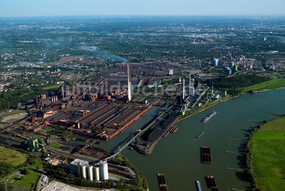 Duisburg von oben - Die Kokerei Schwelgern im Stadtteil Marxloh in Duisburg im Bundesland Nordrhein-Westfalen