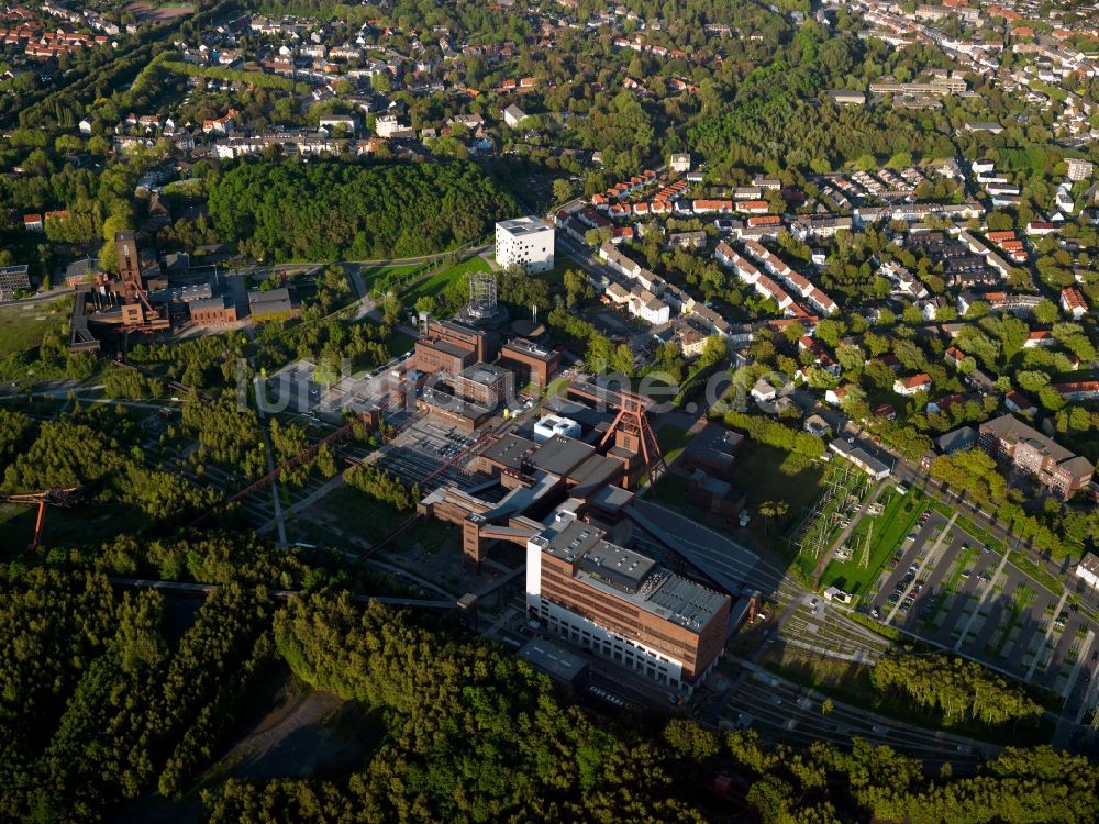 Essen von oben - Die Kokerei Zollverein in Essen im Ruhrgebiet im Bundesland Nordrhein-Westfalen