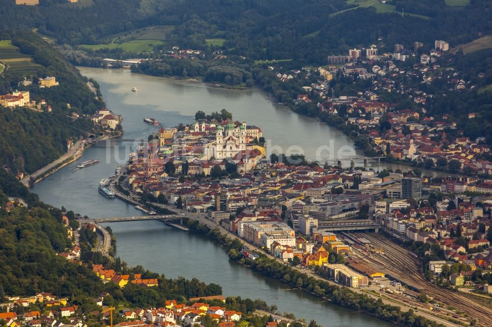 Passau aus der Vogelperspektive: Die kreisfreie Universitätsstadt Passau im Bundesland Bayern