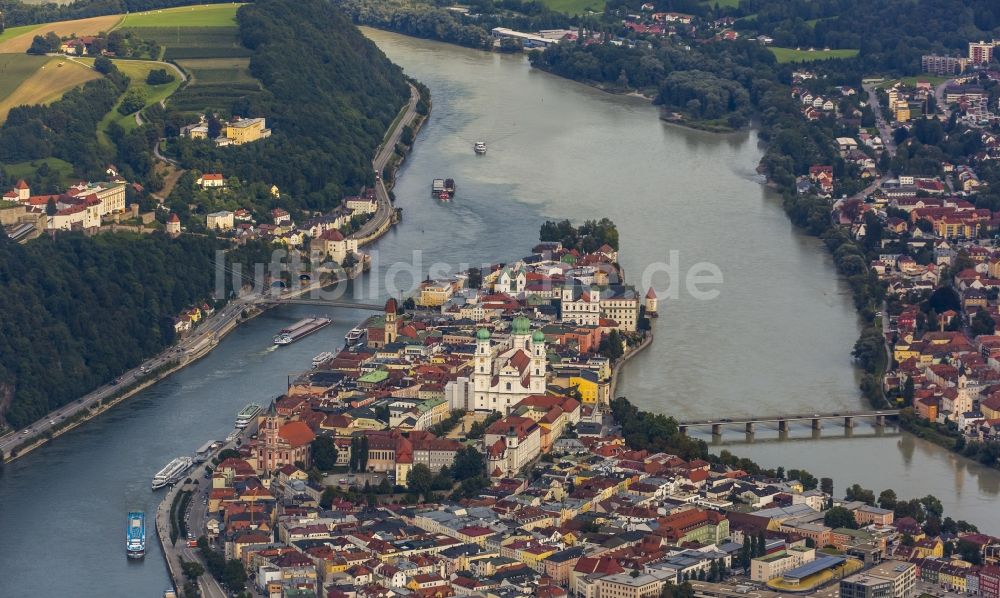 Luftbild Passau - Die kreisfreie Universitätsstadt Passau im Bundesland Bayern